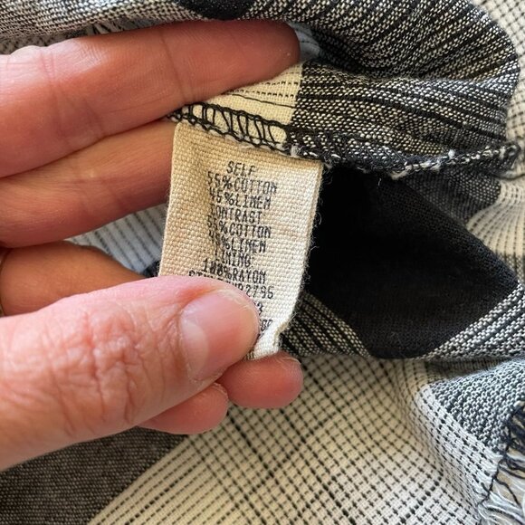 Women's / Teen's Moon River Black Cream Checkered Sleeveless Top size M - Picture 5 of 8